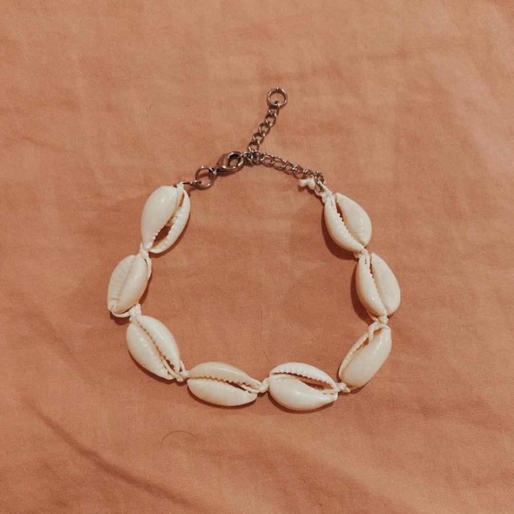 Handmade seashell bracelet